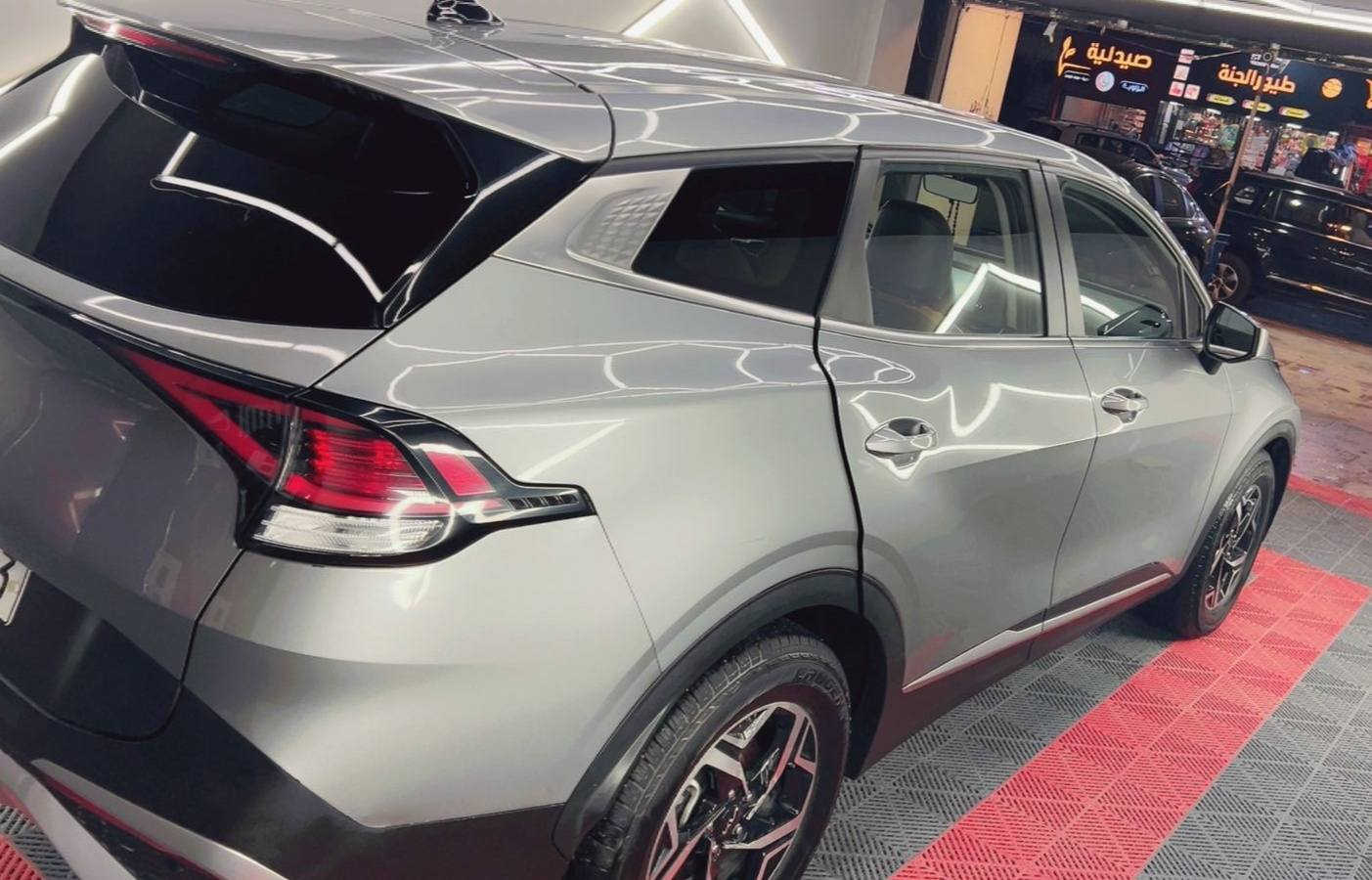 سعر مناسب سبورتج  2023 
ماشيا ٥٠ فول مواصفات  توقف ثاني 
كامرة دوارة 
حساسات امامي خلفي 
سياقة ذاتية 
تحديد مسار  وتحديد سرعة  
وبعد بيها مواصفات  
حادثها موضح بل صور 
وسونار فقط باب خلفي صبغ 
وبارد بل صنددوق والباقي كفالة
مكانها بغداد الغزالية 
رقم صاحب سيارة ***********
