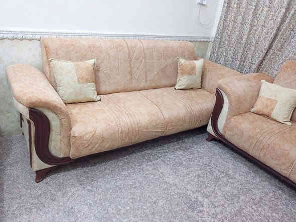 يا الله 
تخم تركي مودرن اخو الجديد 5 قطع 10 مقاعد مع الكوشات السعر 425 وبي مجال قليل الموشراي ليكسر بحلال العالم 
العنوان ناصريه حي اور 
***********  توصيل موجوود
