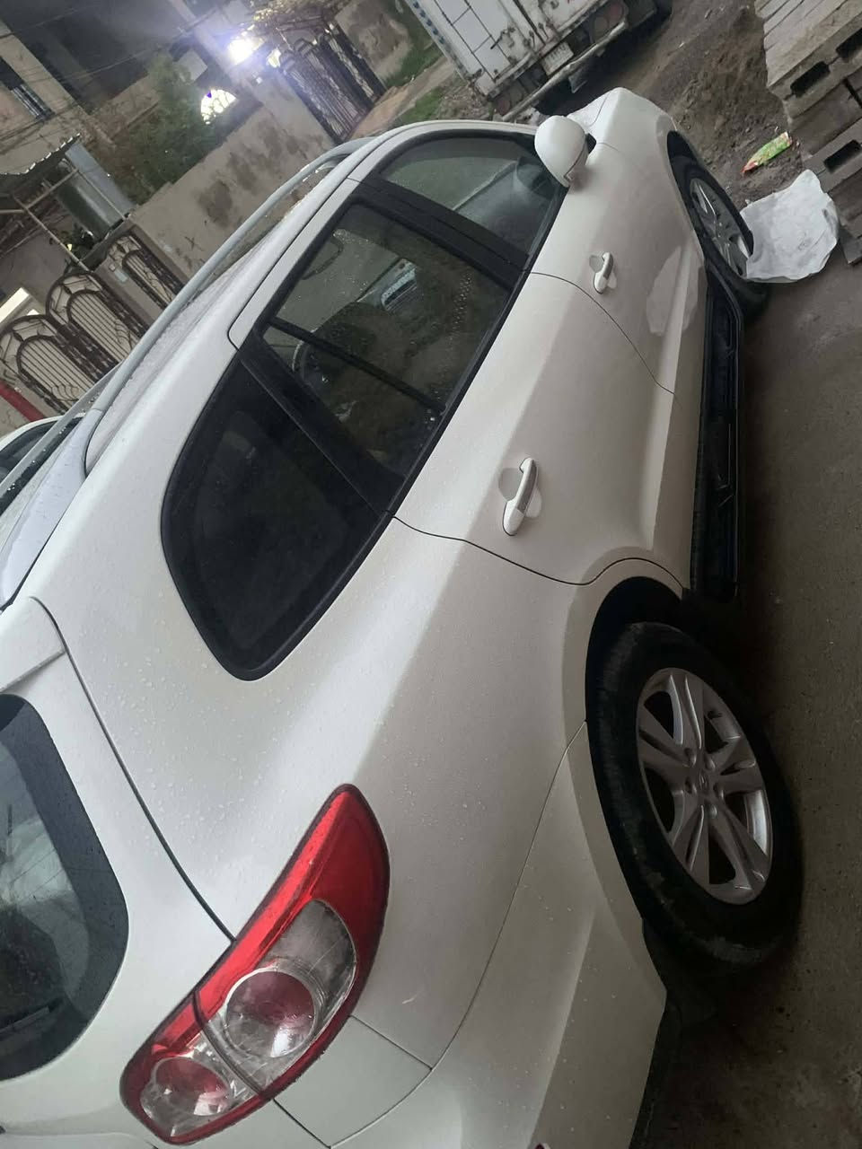 سياره موديل 2011 مكينة 6  سلندر ما مفتوح ماشيا 257رقم نينوى***********
