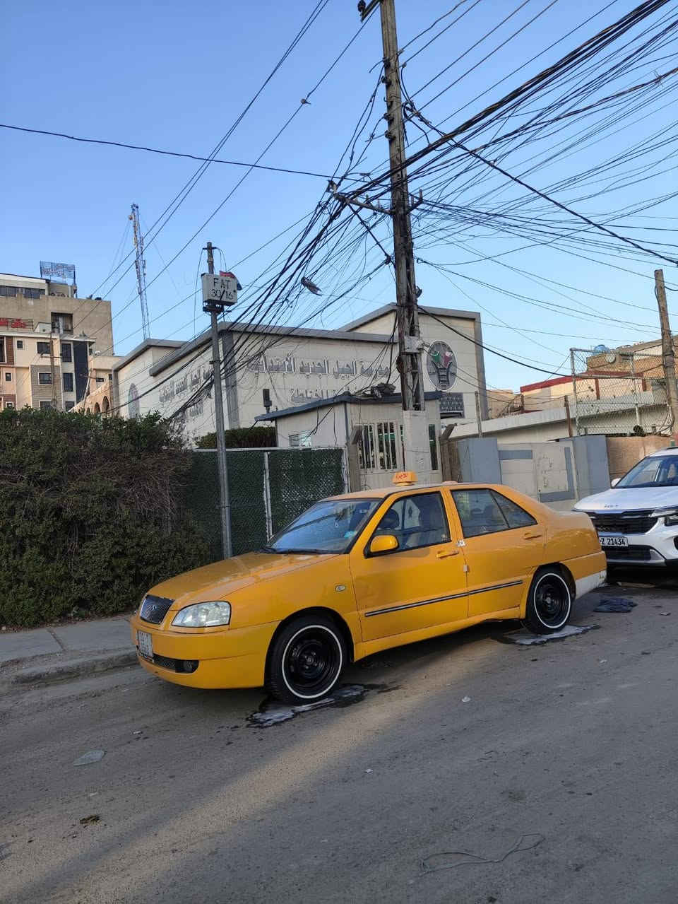 سلام عليكم شيري كوين ٢٠٠٩ كفاله من الصبغ والمعجون والتبديل السياره ليبل واحد ماشية ١٧٨الف حقيقي تخم تاير باتري جديد تبريد تدفئه شغاله رقم جديد هزه ما ساقطه صفر هيئة غرامات مكان السياره بغداد البياع السعر ٢٨ وبيها مجال ***********
