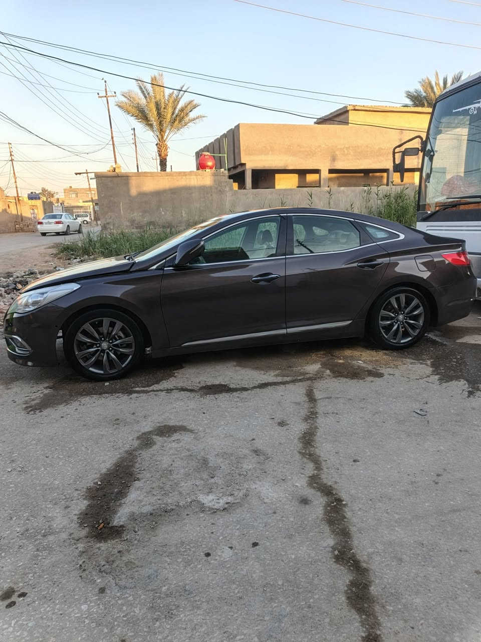 السلام عليكم ازيره ٢٠١٦ للبيع سياره مكلوبه ومصلحه يعني كوم حديد  بس تحويل يمي رقم بابل انكليزي  ريده ٩٠ بيه مجال  للا ستفسار ***********
