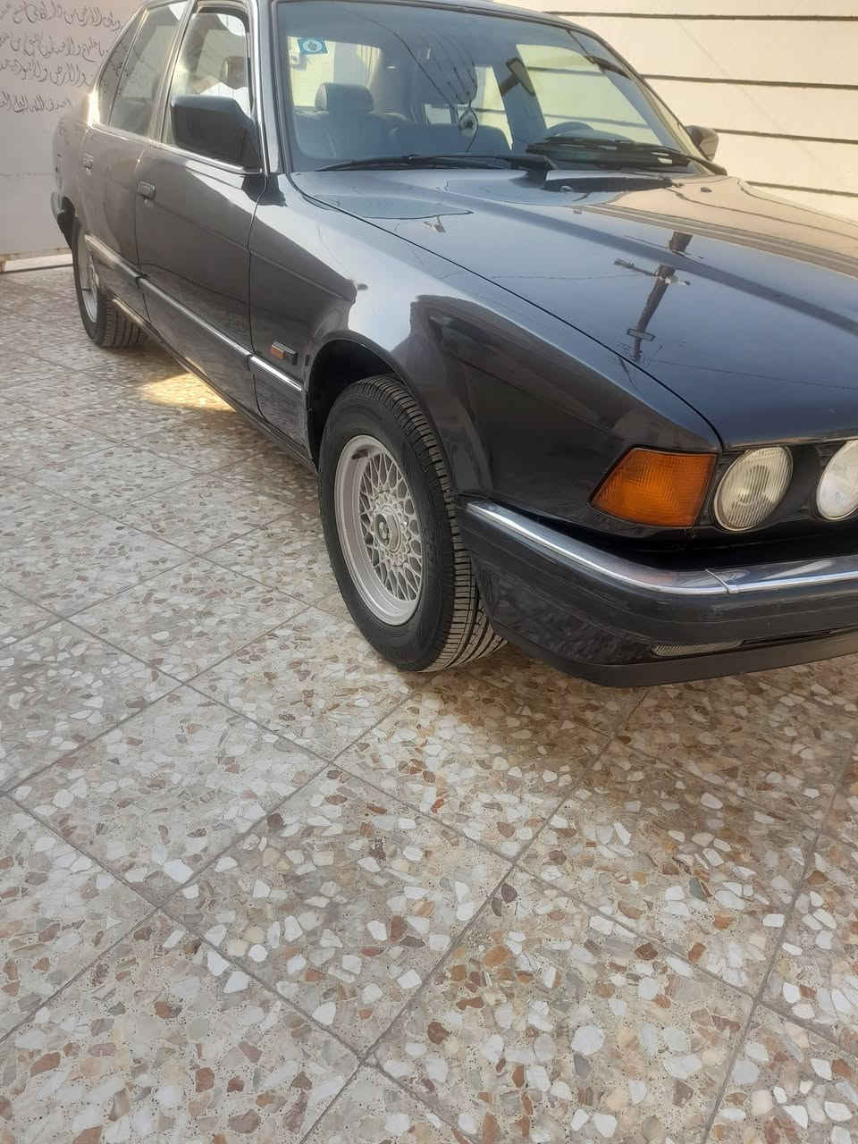 السلام عليكم للبيع بي ام موديل ٩٣ مال جناي تبريد   سعر٦٠ وبيه مجال للطيبين العنوان بغداد ***********
