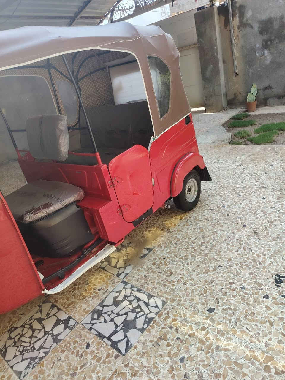 السلام عليكم
موديل 22 شهر 10
محرك مكفول
البدي بس الدوس معمره
رقمها بابل مداور ثاني يوم 
تخم تأير جبلي
مكاني واسط نعمانيه 
السعر (8900)
رقمي ***********
