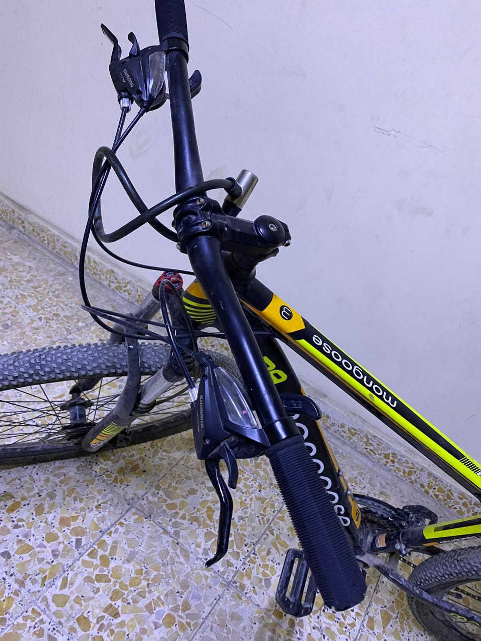 سلام عليكم بيع فقط مستعجل
بايسكل جبلي للبيع ( حجم 29 ) اكبر حجم نظافته💯

مميزات : نضيف كلشي ما بي
ل كيوره مالته شغالات 100%
العقرب مالته شغال
تايرات جدد .
بريكات جدد شغالات
سعر : 135 و بي مجال للطيبين 💯
اخوان اشتريته جديد ب280 الف للعلم
تواصل  ماسنجر  او رقمي بي واتساب ***********
مكاني بغداد العامريه
