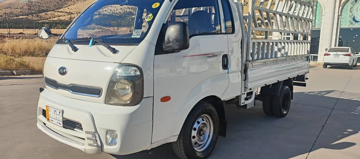 سەرەتا بەناوی خوا
کیا 2010 بارکۆدی بەسراوە 
3000سۆپەر مە کینە ڕەش
5دووگەمە
سوێج کۆن تڕۆڵ 
کوشن هێتەر
تەنها180هەزار ڕۆشتووە
کارەبای بەسراوە 
تەبرید ساردووگەرم 
ئیستۆ پیدوای بەسراوە 
برێکی بەسراوە 
بودی بیلادی سفر
ناوبۆدی بەسراوە 
دەعمی دووای بەسراوە 
چەمچەی بەسراوە
6تایەی لۆک 
تایەیدوواێ کراوە بە 13
قەترە غایزی نییە
250مەسرە فینییە
***********
***********
