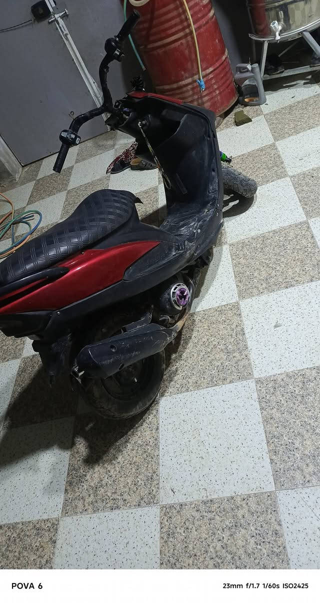 سلام عليكم ورحمة الله وبركاته دراجه ماكس عدله كفاله عامه دراجه نقصه بس صندوك وسعر بلاش 400وبي مجال لشرايه لتصال بهاذه الرقم ***********
