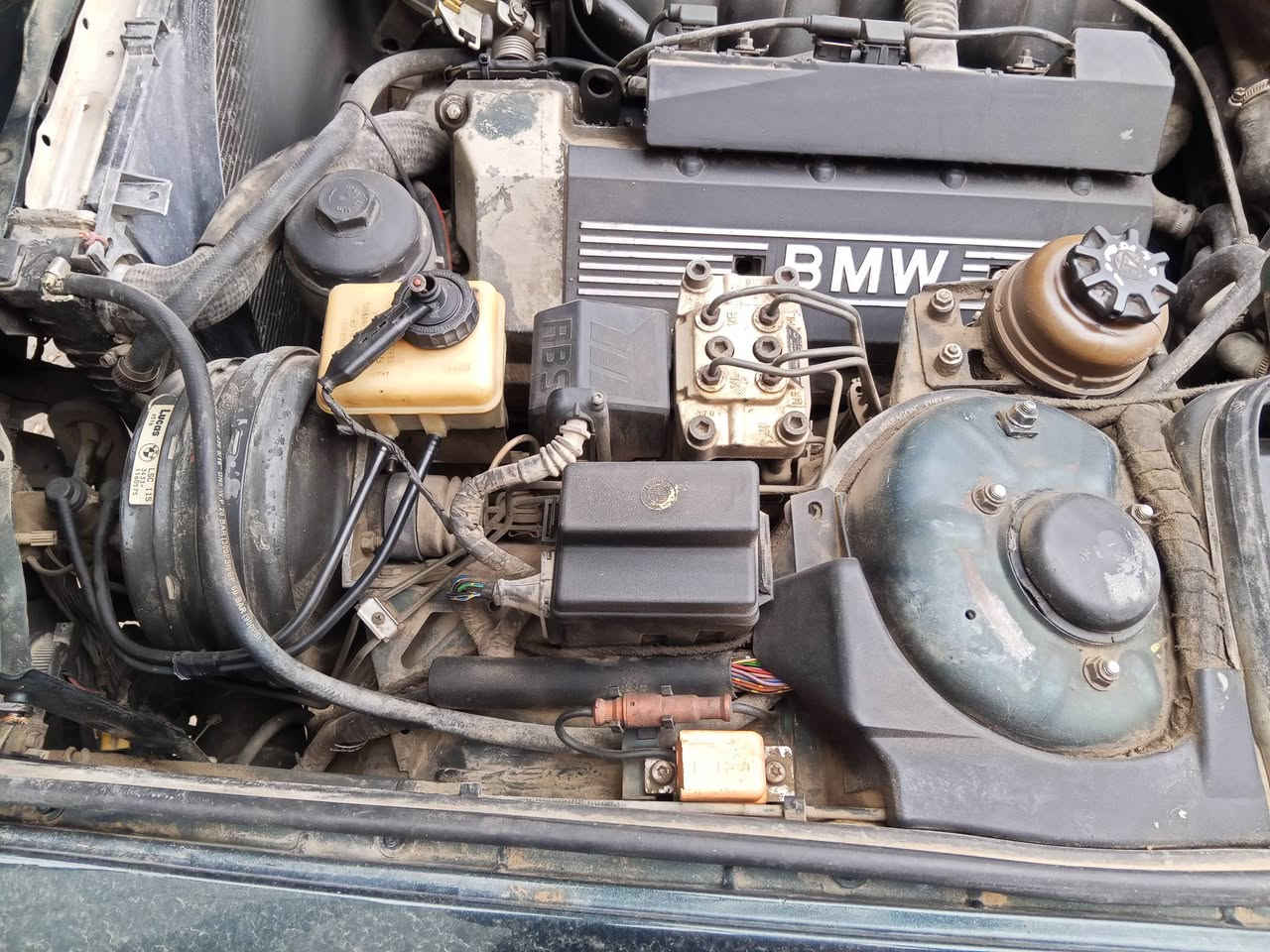 سلام عليكم بي ام 740 أصل أو فصل ثمانيه اسلندر تخم تاير جديد صدر امامي وخلفي جديد  كير ومحرك بالجيش سياره حلوة معنى الكلمه رقم انكليزي بسمنه وين متريد حول تبريد ثلج سعر 60 بي مجال قليل اتصال عليه رقم *********** مكان سيارة بغداد منصور دور سود
