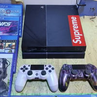 بلاي 4 • 2 جوستك • 4 اقراص