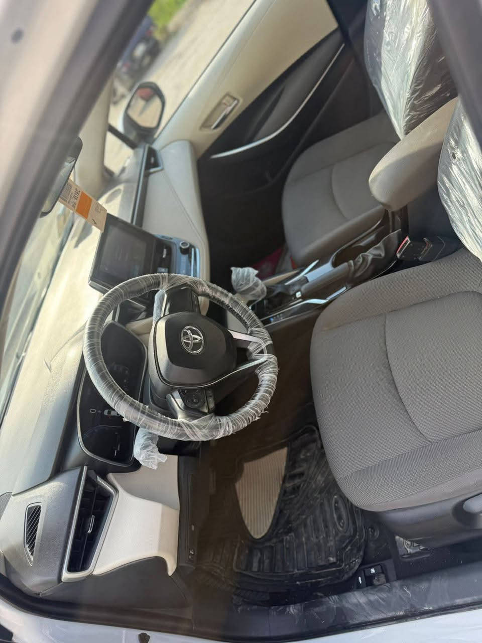 ...السلام عليكم
كورلا  موديل 23
شركة ساز 
بانزين صلي
ماشيه 58
فول مواصفات سياره ما عد فتحه 
تحكمات ستيرن 
حساس مامي خلفيه
كأمر دواره
مكفول كفاله عامه 
رقم ربيل شكل جديد نكليزي سنويا جديد تحويل ثاني يوم 
من الضرب لا تبديل لا صبغ 
كير محرك تبريد مكينه كفاله عامه 
مكينه جبيره
سعار ي مجال حك جيتك 
العنوان بغداد بلديات نتصل وتدلل 
***********

