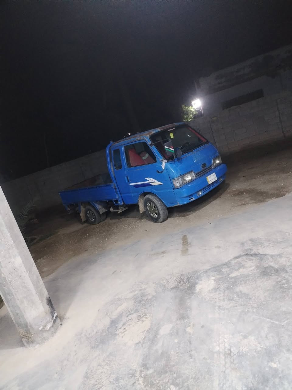 سلام عليك السلام عليكم سياره موديلات موديل 93 مكينه بيها بخار بدون صرف تخم تاير قماره بلاديه كهربائيات شغاله كلها باتري جديد الرقم واسط والسلام عليكم رقم ***********
