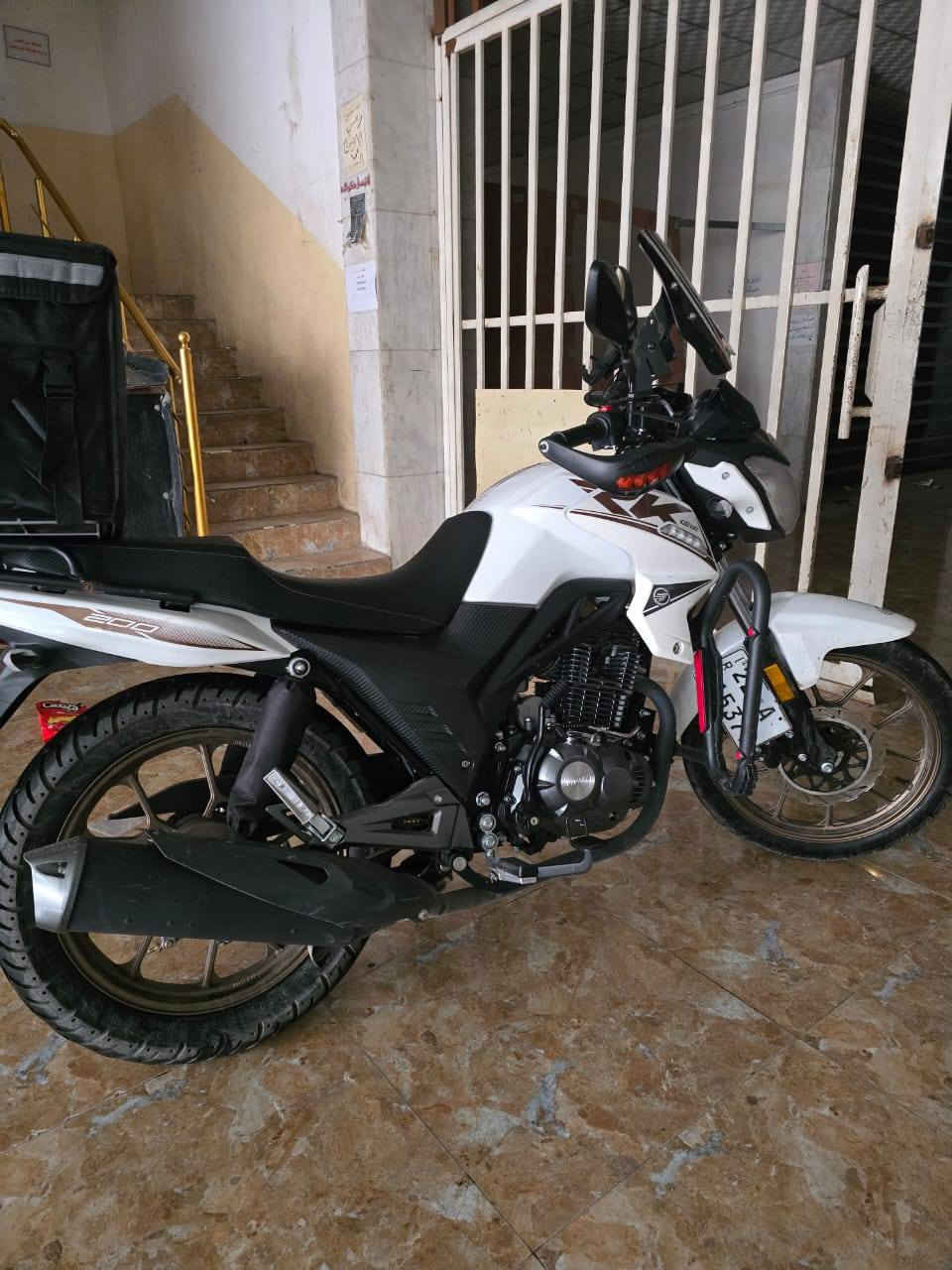 سلام عليكم RK شكل البطح سبورت  مرقمه رقم انكليزي  شرط تحويل ثاني يوم داخل اربيل فقط دراجه نضيفه موديل 2025  مكينه 200CC دراجه جديده  سنويه موجوده والسعر وتفاصيل ع خاص  اكتب سعر ويجيك ع خاص  وهذه رقم صاحب الدراجه ***********
