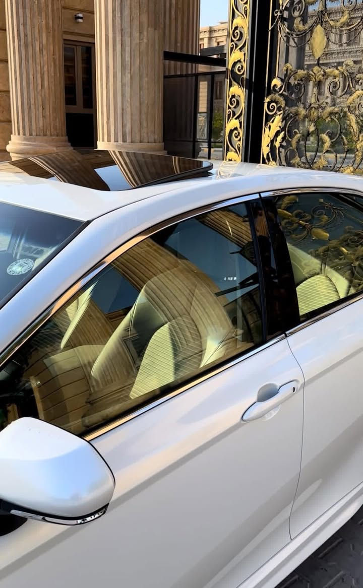 مراوس بجنسز GV 70 او  GV80
السلام عليكم
كامري خليجي ساس SE فول موديل ٢٢ اريد مرواس بجنسز GV70 او GV80

السياره مواصفات SE كلش نادرة بالخليجي
محرك 2.5 
بدي كامل سبورت 
فتحة سقف
كشن مقطع رمادي جلد كهرباء 
بردة خلفية كهرباء اوتو وي الكير
بصمة وتشغيل عن بعد
بصمة ابواب دخول ذكي بدون مفتاح 
اناره ترحيب بالابوب كامري بلاد
حساسات امامية خلفية 
شاشة حجم كبير
سستم صوت JBL 
تحكم ستيرن وشفتات تبديل نمر
كير 8 سرعات و3 وضعيات قيادة 
تبريد قطعين وشاشة تحكم دجتل  
مري تحكم وطي كهرباء وتعتيم ذاتي
وتحكم الجامات كلهن كهرباء
شاحن وايرلس
ليد نهاري وبعد بيه مواصفات 

السيارة نظيفة جداً وعليهه افلام حماية اوراكول وضمانه 8 سنوات 
ماشيه 66,000 كيلو 
رقم اربيل بأسمي 
مكاني بصرة

***********
وتساب واتصال
