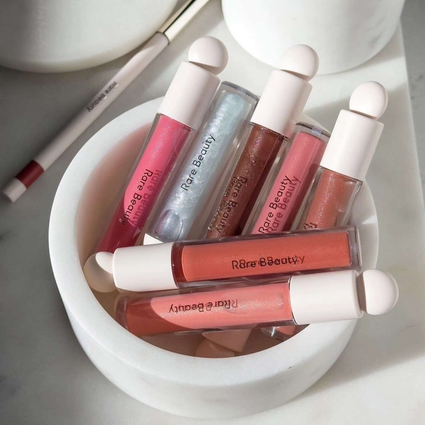 گلوسات رير بيوتي  Rare Beauty 🫦⋆౨ৎ˚🍓 تدرجات تمووت ترطب وتعطي فوليوم 
تناسب جميع الأوقات واللوكات ⏰
ومتشقق الشفه نهائي ترطب الشفة وماتخليها تيبس ✨😍
أختاري اللون الي يعجبج وجربي  !! 🙈

القطعـة 3
القطعتين 5
ثلاث قطـع 7

📍ملاحظة📍هذا المنتج مايطلع بطلبية وحدة الة مع الطلب منتج ثاني بي توصيل.


**إذا كنت صاحب هذا الإعلان وتريد حذفه لأي سبب، رجاءا أرسل رسالة إلى الدعم الفني**