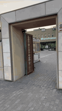 حلاقة مودرن
العنوان  بنايه المجمع الترفيهي مقابيل المول 

للحجز والأستفسار الأتصال  على الرقم
***********
