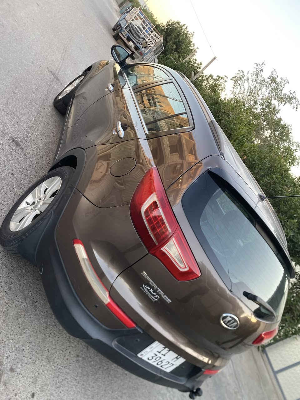 سبورتج موديل ٢٠١١ خليجي
بيها قطعتين صبغ باب خلفي وجاملغ امامي
سياره ترايها حلو مناقصها اي شي 
***********
العنوان - حي الجهاد - الاطباء
