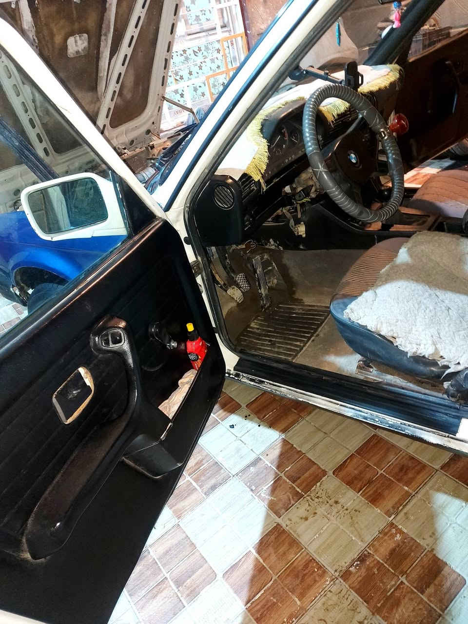 من رخصة الادمن المحترم سلام عليكم  بيام زعره رقم بغداد اللماني محرك اربعه قايش  كير صدر امامي خلفي جدد شرط تخم تاير جديد سياره جاهزه كهربائيات بلاد  فقط مبدل جاملغات امامي قديمات تعبانات للستفسار *********** سعر ٢٨ مكان محافظة الديوانيه قضاء الشاميه
