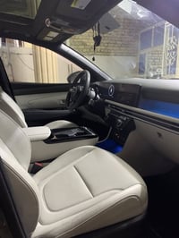 توسان ٢٠٢٥ هايبرد  فول موصفات اعلى فئه  بانورما  جلد  تحكم كهرباء  شاش...