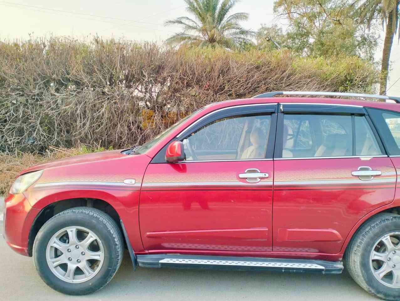 السلام عليكم شيري تيگو 2014 استلام شركة
لاظربة ولا تبديل ولا صبغ عدى الدعامية الامامية صبغ ع گد شبرين فقط ويوجد شكم شخط صغار موضحات بالصورر
گير ميكانيك جديد 
محرك خير من الله 
تبريد ثلج 
صدر جيد جدا 
المواصفات 
فتحة 
تحكم ستيرن 
كشنات جلد
تخم تاير جديد 
السعر 65
المكان شارع فلسطين 
للاتصال فقط ***********
