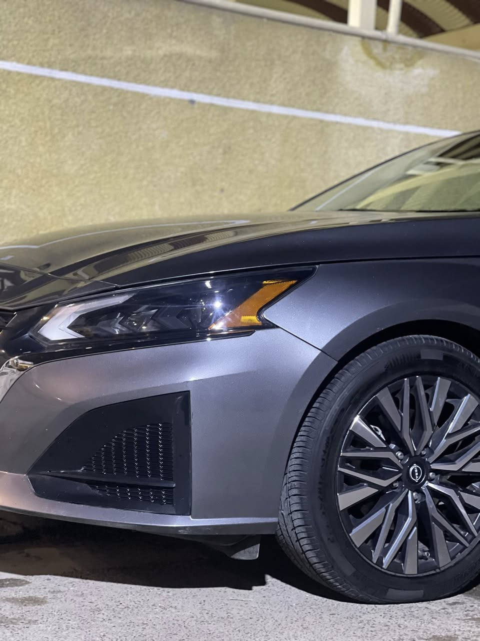 نيسان ألتيما 2023  SV  كلين تايتل
رقم أربيل مميز  بأسمي 
(تحويل ثاني يوم)
ماشية 42 الف
الدفع: أمامي

المحرك: 2.5 لتر – 4 سلندر

الضرر : كلين تايتل بدون قطرة صبغ بدون بارد 

تشغيل عن بعد ودخول ذكي

شاشة كبيرة لمس مع Apple CarPlay وAndroid Auto

كاميرا خلفية

حساسات خلفية

مثبت سرعة

رادار امامي خلفي جانبي 360

 المكان : بغداد المرخ
للتواصل: *********** 
السعر : 177 قابل للتفاوض
