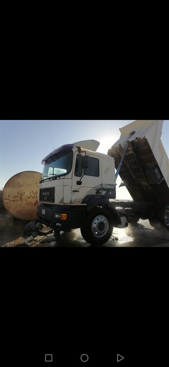 السلام عليكم كلابه مان صقر موديل 95 للبيع والاتصال عل هذا الرقم ***********
