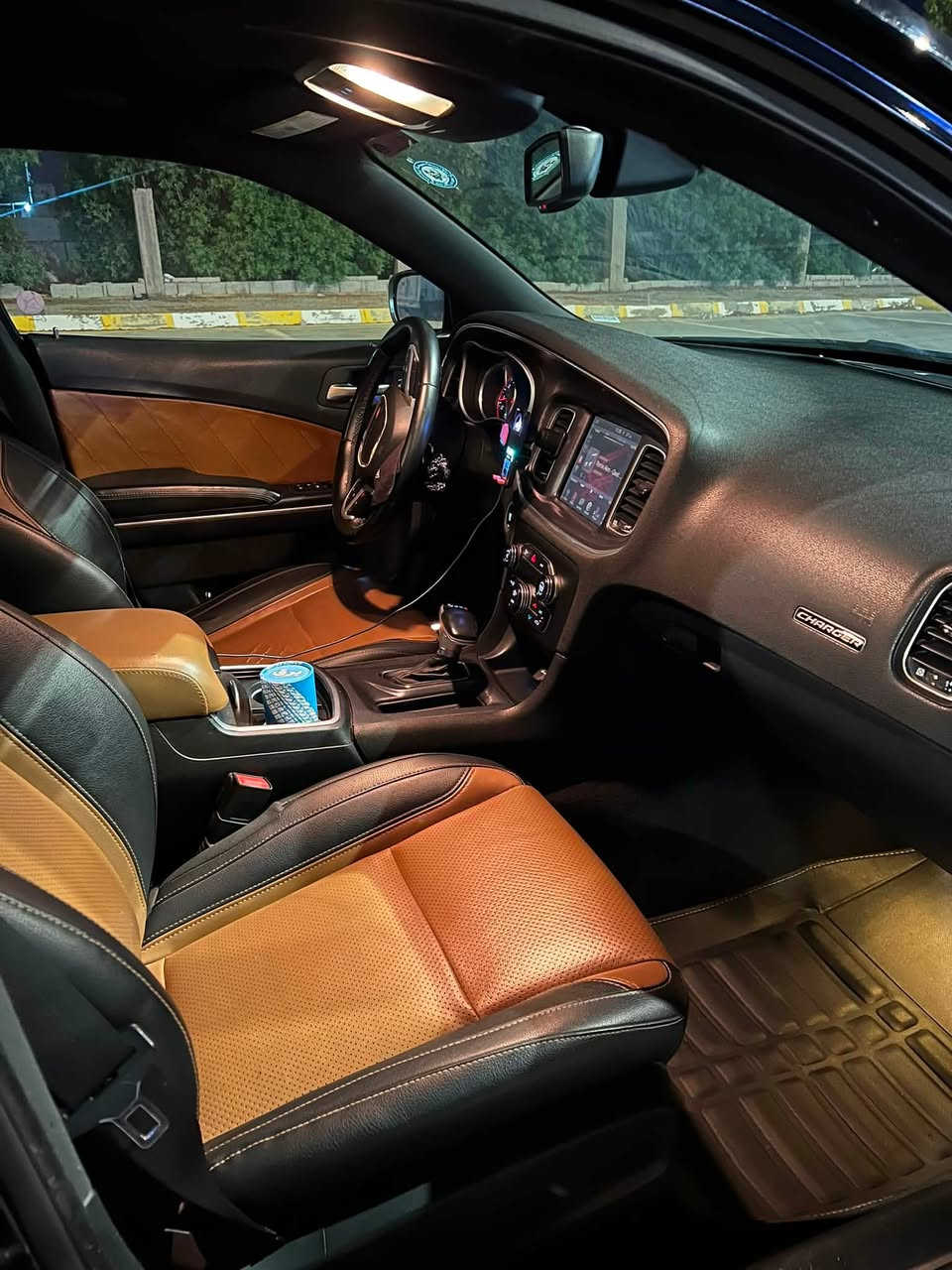 السلام عليكم

جارجر 2015 sxt

كلين تايتل حتى الدعاميات بدون قطرة صبغ

وارد كندي 

ماشيه 69 حقيقي

تو ويل 

رقم بغداد بأسمي تحويل مباشر

السياره نظيفه كلش 

تخم تاير وباتري جديد

للاستفسار ***********
