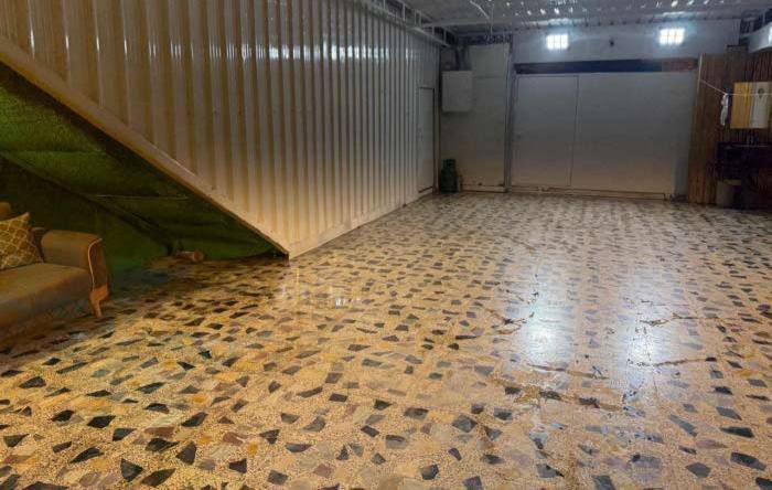 اعلان رقم 2
منزل اسثماري يحتوي على شقتين كل وحده 100متًر الشقق كل وحده تحتوي على غرفه وصاله وصحيات
البيت الارضي يحتوي على 4غرف منام
ويحتوي على صاله واستقبال
وصحيات 
البيت طابو صرف 
القبله حي الجامعه قرب مستشفى طفل سعر البيت 360 قابل للتفاوض
*********** الإستفسار
