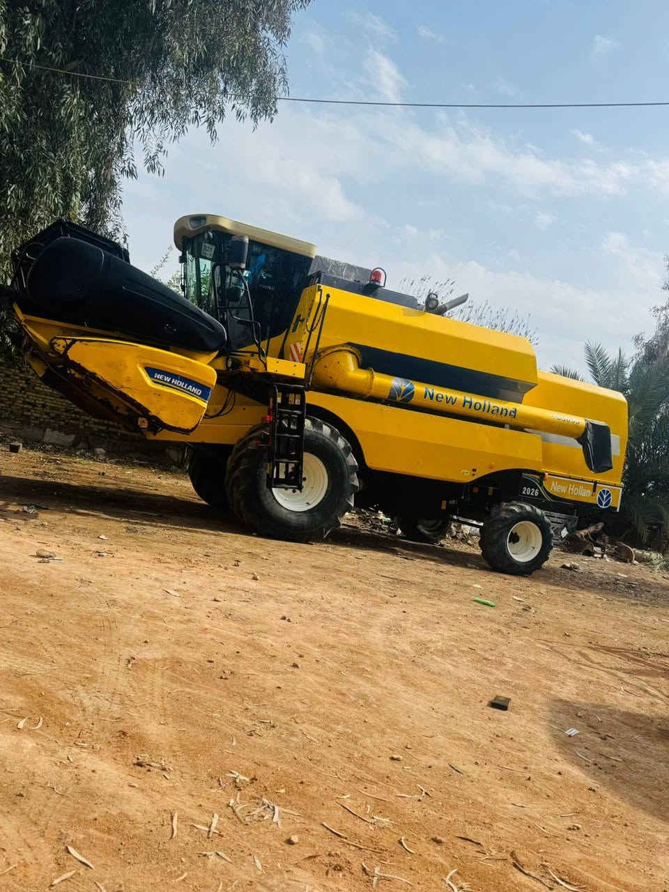 للبيع موديل 2013 حجم 5050 هيدرو دبل كشن فول كهرباء مكينه وضع عل الشركه مكينه مديومه ادامه عامه رقم أربيل وجاهزه للعمل التفاصيل أكثر اتصل على الرقم *********** العنوان نجف ناحية العباسيه رقم صاحب الحاصده انه مكلف بلنشر
