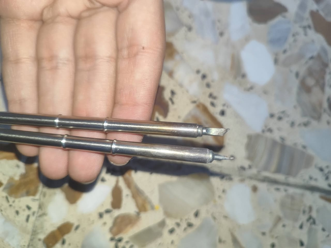 T12- كاوية
وياهى دبل تب
استخدام شهرين حرارة توصل ل٥٠٠ كرتونة موجودة
ب٥٥ الف توصيل موجود
وساحب سولدر سعرة ٥ الف هم موجود


**إذا كنت صاحب هذا الإعلان وتريد حذفه لأي سبب، رجاءا أرسل رسالة إلى الدعم الفني**