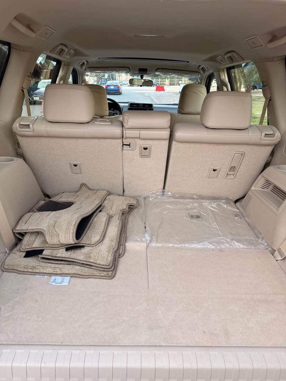 برادو 2023 رقم بغداد باسمي VX

كشن تبريد  VX ضمان ساز بعدها بلضمان كله بلشركه

ماشيه 32 الف

مكفوله كفاله عامه حتى من الشخط كفاله

فول الفول

بصمه تشغيل عن بعد 

فتحه سقف زراك لايت ثلاجه فور ويل

تبريد منفصل كشنات تبريد كراسي كهرباء 

ارضيات وسبير على وضع الوكاله 

***********

مكان السياره بغداد بغداد, العراق
