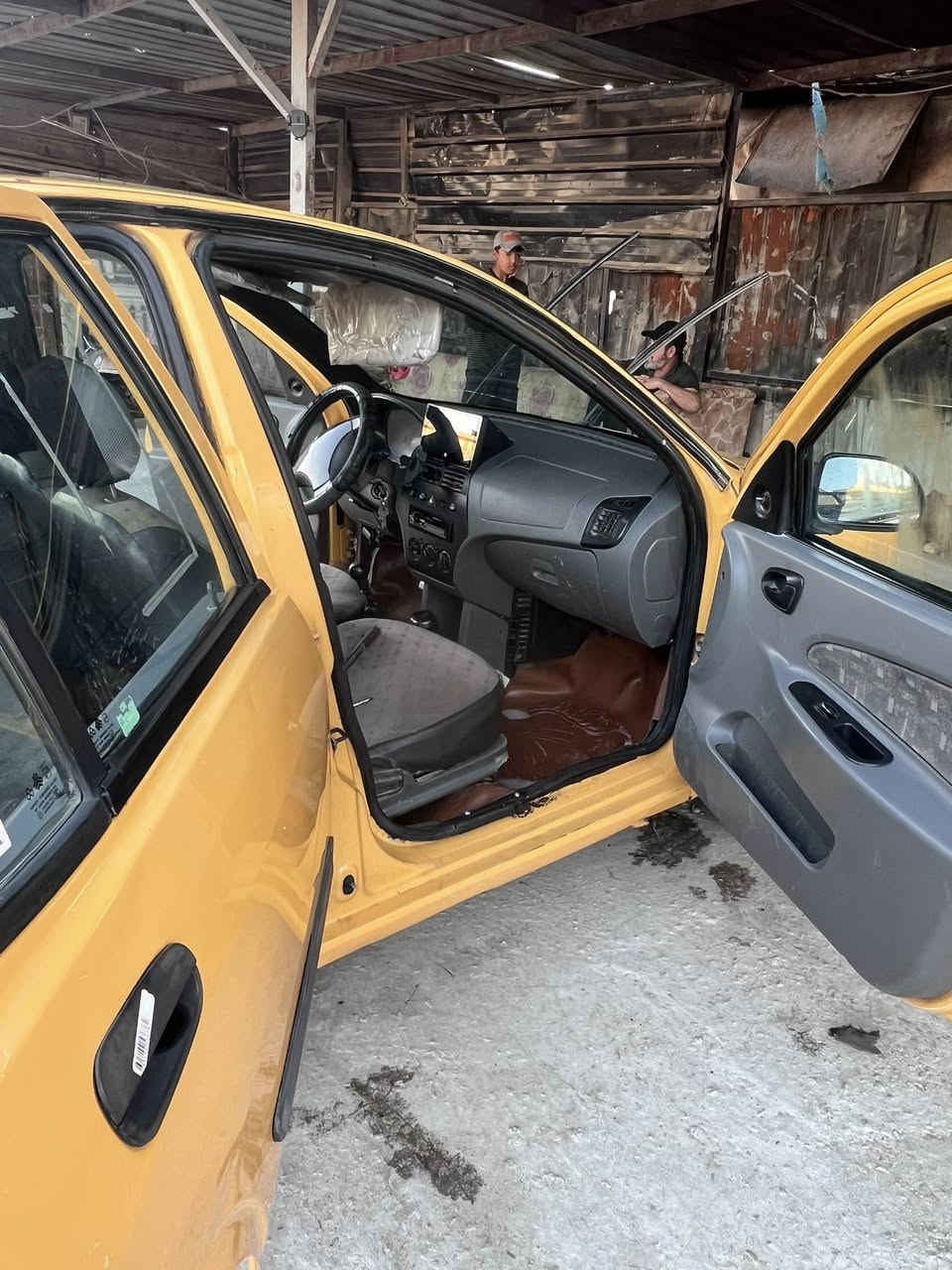 السلام عليكم 
طيبه موديل 15 سياره 
بيها ملاحظات بسيطه
كير ومكينه خير من الله 
هيئه مصفره السنويه ساقطه قبل سبوع  
عارضها 38 وبيها مجال 
متواجد بالفيس 
و ***********
