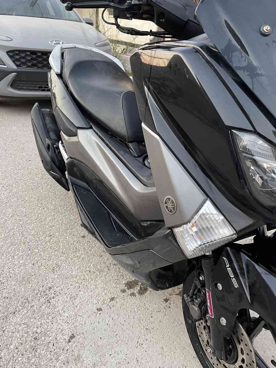 السلام عليكم
دراجه ياماها ياباني Nmax 
دراجه جديده بما معنى الكلمه وكدامك شوفها حساساتها كلها شغاله تدفئه بل ستيرن دراجه ماشيه 15 الف بس صارلها فتره من منزلها من الرمبه 
سعرها 15 ورقه وبيها مجال تشرفني وتدلل مكاني بغداد  ***********
