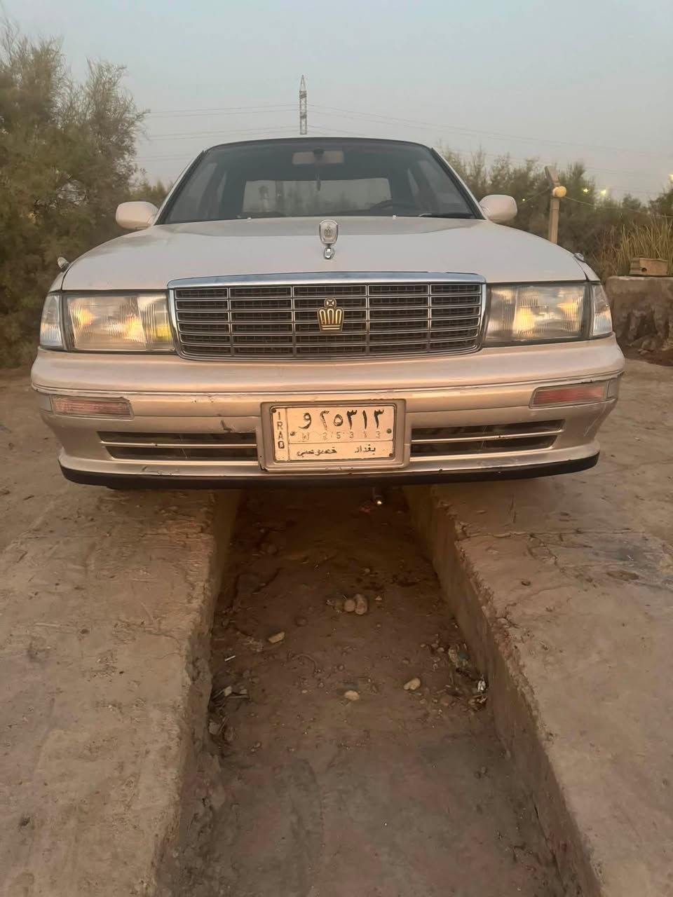 بطه البيع السياره جديده مكفوله من كلشي  رقم بغداد بسمي شخصين موديل 1993 العنوان وسط الحي سعر 60 وبيها مجال ***********
