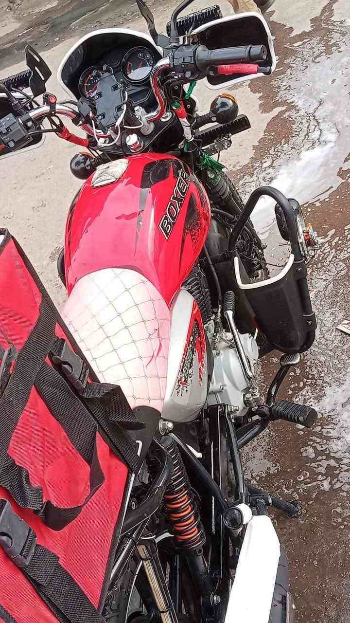 سلام عليكم
بوكسر موديل 2023 داخله 2024
الدراجه كفاله عامه بيه مضومت زنون كامله عالي ناصي الدراجه ماشيه 17حقيقي سعره 2950 
وبيه مجال مكاني دوره 
***********
