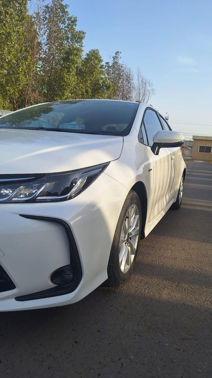 🚗 للبيع – Toyota Corolla Hybrid 2025
✨ فول مواصفات | نظيفة جداً

🔹 المواصفات:
🛞 سلايد
🔑 بصمة تشغيل
📱 شاشة وسط
📷 كاميرا خلفية
❄️ تبريد قطعتين
💡 لايت LED أمامي
💡 بك لايت LED
🪑 كشنات جلد
🛡️ رادار
🧭 تحديد المسار

📊 الحالة:
📏 ماشية 7,000 كم فقط

📄 الضمان:
✅ رقم بغداد
✅ مكفولة من الصبغ والحوادث

📞 للاستفسار والاتصال:
📱 0781 659 6699
