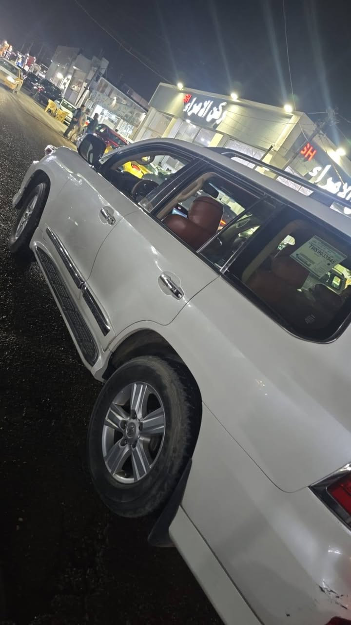 سلام  عليكم للبيع لاندكروز موديل 2014 سياره جديده ماشيه 63حقيقي السعر 370ورقه التصال *********** متوفر واتساب
