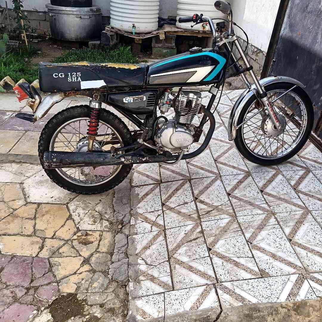 السلام عليكم دراجه اربع كير شلامجه اصل اكفلك سرقه عشاير بيه شلعه تخبل مفتوحه بستم سعر 350وبيه مجال مكان سوق الشيوخ كرمة بني سعيد *********** موجود خاص
