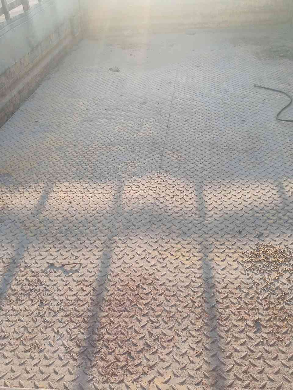 عربانة للبيع بلادي السعر 21ورقه وبيها مجال ***********
