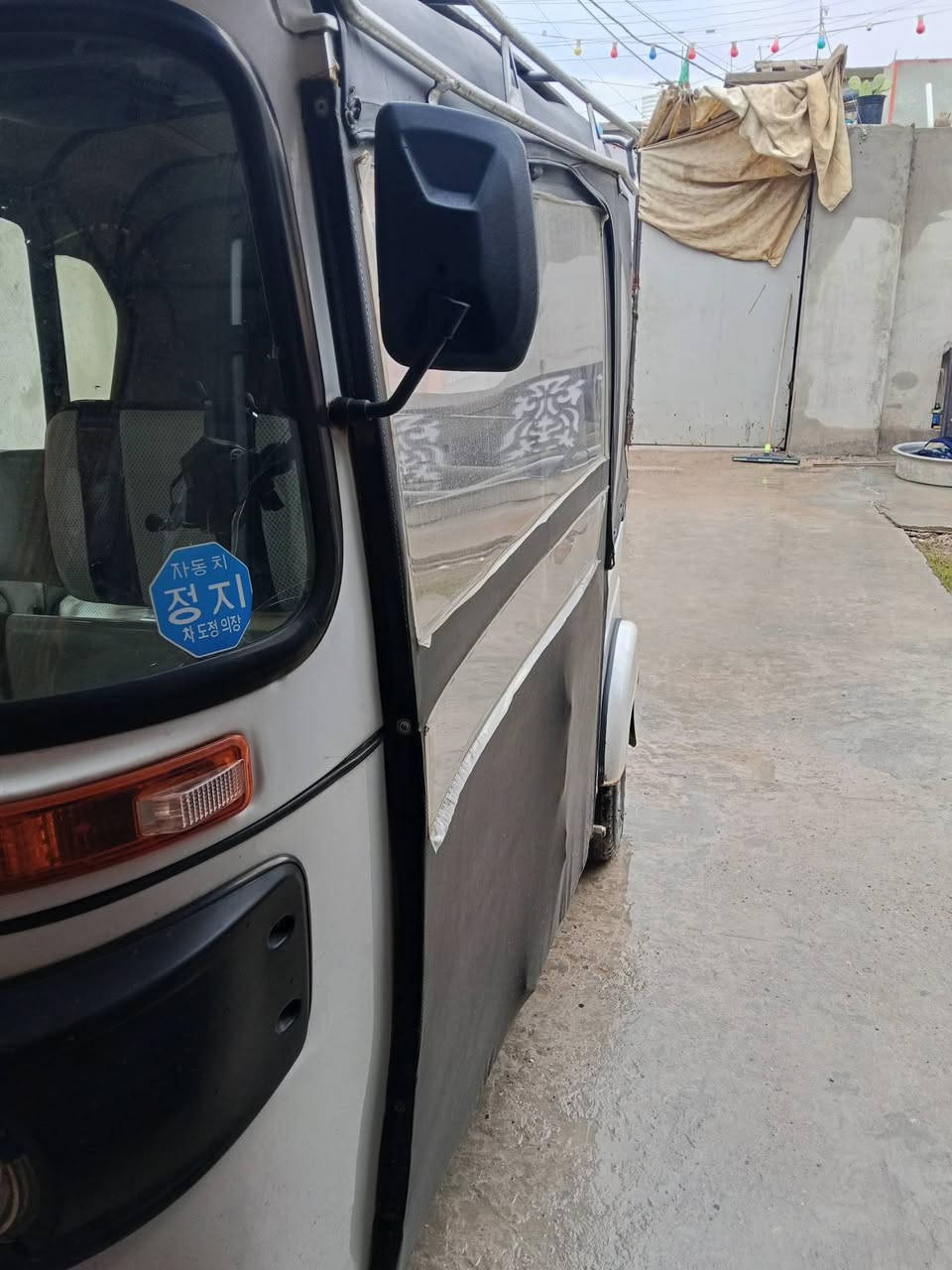 السلام عليكم للبيع تكتك 22شهر 10كفاله عامه مكينه وكشر لا صبغ ولا معجون ولا بار مكينه بجيس بس مره وحده تفيلست الله شاهد تكتك متروكه ومحتاز واريد ابيعه كاملة كلش مال جناي وبيه نكد خياس كلش قليل مكاني بغداد برشاد رايده ب 8ونص وبيه مجال كلش قليل ***********
