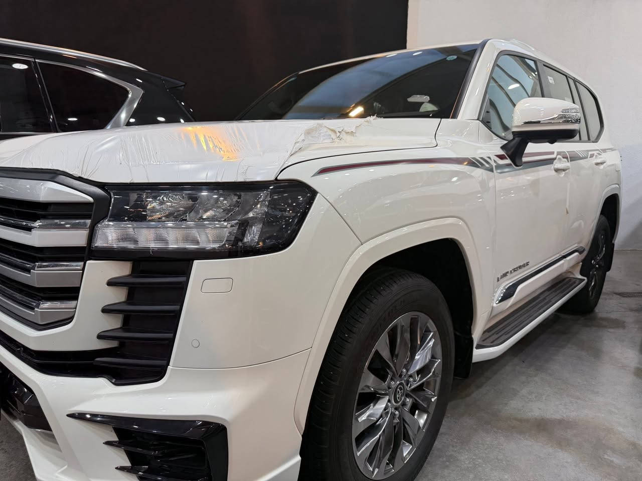 Land cruiser 2025 🎌Gxr limited 
لاندكروز لمتد 2025 gxr 🎌
تبريد مقاعد 
مقاعد كهرباء 
كامرات محيطيه 
عداد المسافة 7000 k/m 

📍بغداد شركة ابو ظبي چكوك قرب بوابة الكاظمية 

***********

*********** 📞
