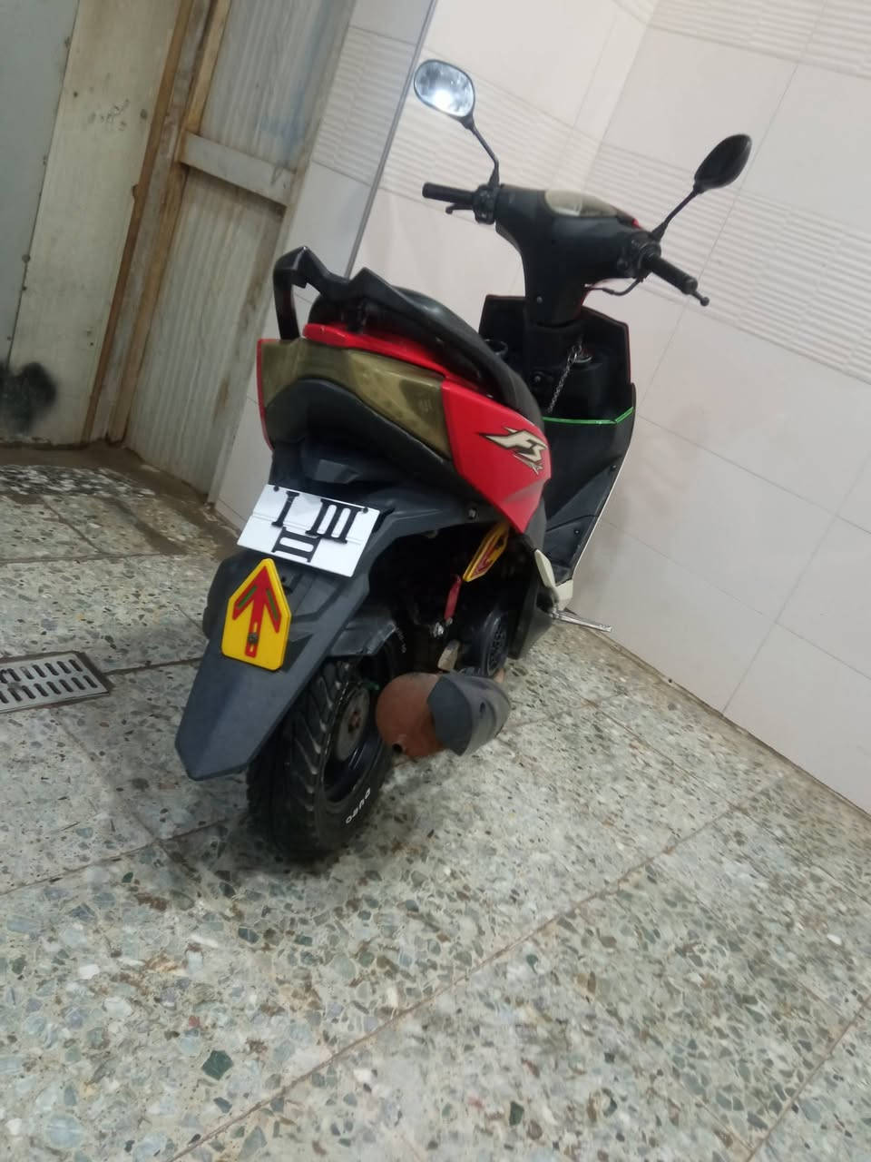 السلام عليكم اخوان دراجه للبيع الله شاهد ماتسمع صوتها ومكفوله من الفتح بيها سحب تشلع شلع كهربائيات كلها شغاله فقط نتركت وصار بيها دخان خفيف /السعر 300/مكان الرشاد قرب فلكه حي النصر رحمه الموتاكم لحد يكسر بيها

***********واتساب
