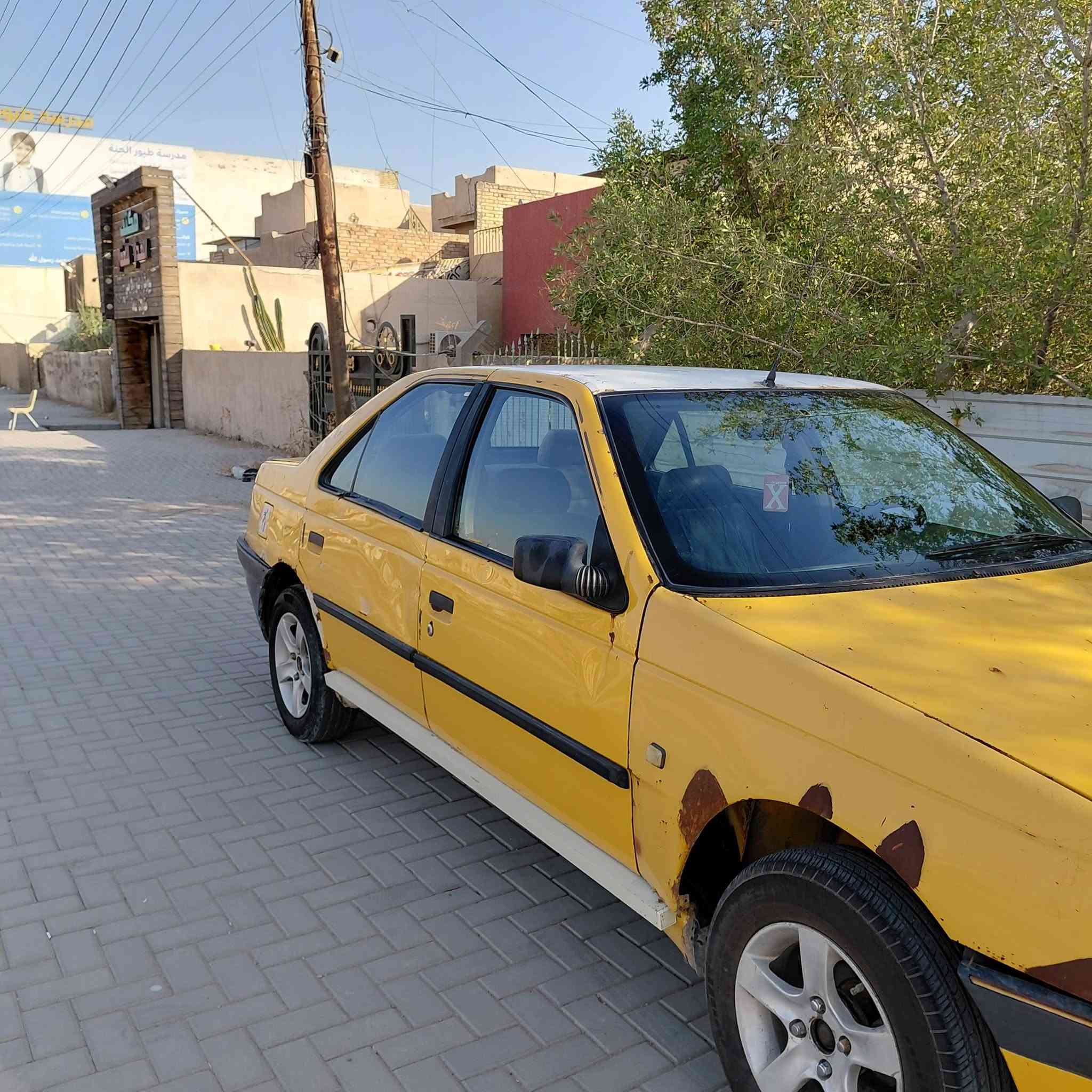 السلام عليكم اللبيع بيجو روى مديل ٢٠٠٨ سياره جاهزه مكينه وكير  نصيفه   سياره  تخم تايرجديده  باتري جديده  غرفته  نصيفه  نفس مال صور   سنوية  ٢٥ ساقطه  سياره  تحويل مباشره مصفره هيه وغرامات   سعرها ١٣ بيه مجال حك جيه  مكاني بغداد حي الجهاد  ***********  رقمي

