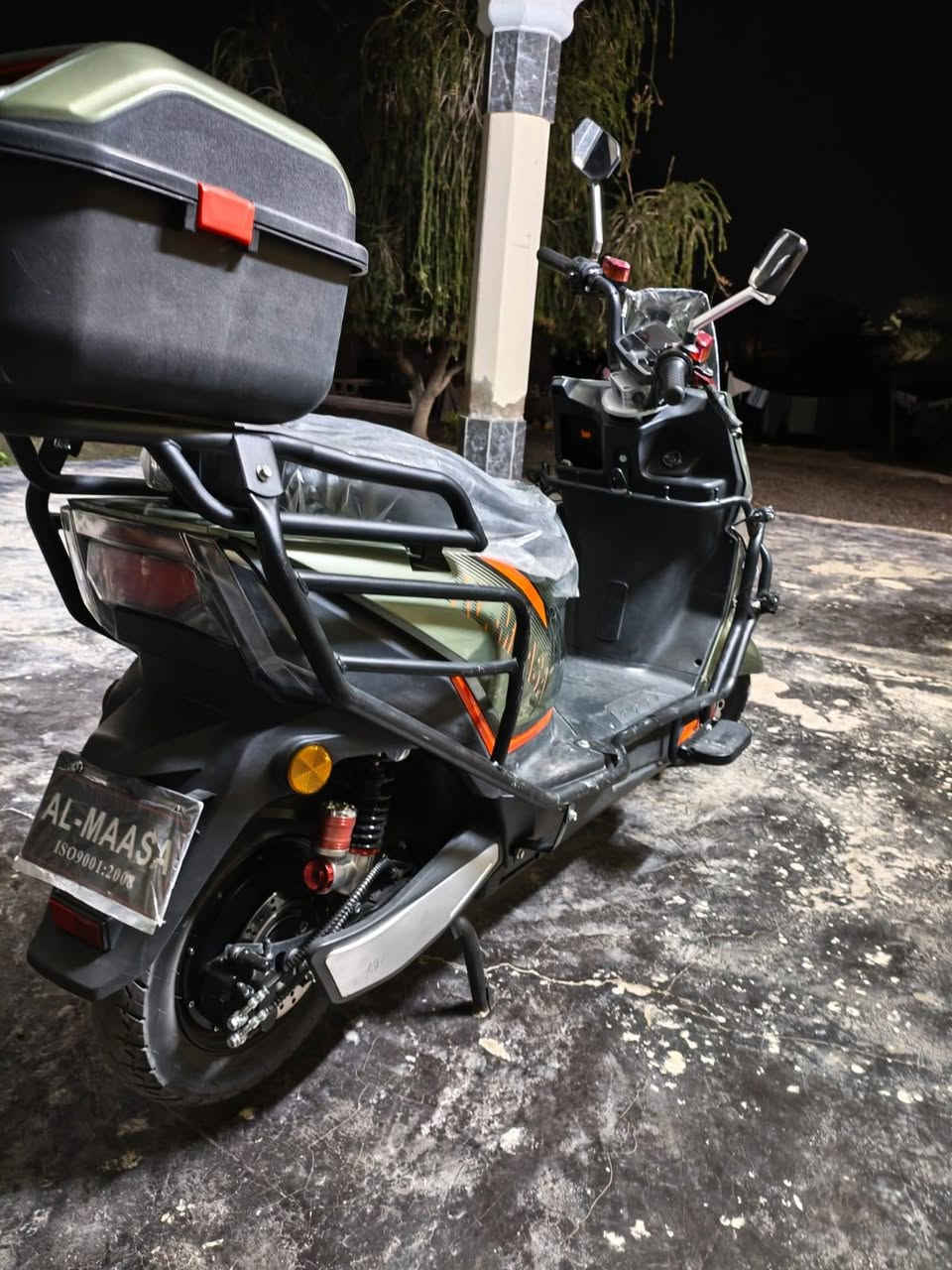 ،
سلام عليكم دراجه سكنس
ماسه نضيف  اخو جديد او كلشي عله فحص
سعره675 او بيه مجال بصيط
رقم ***********
