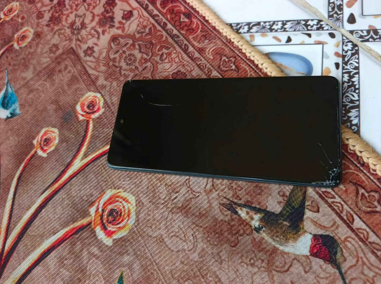 السلام عليكم موضح كلشي بوكو x5 برو 5G  ذاكره 256 / عشوائيه 8 سعر 135 مكاني كربلاء طويريج ***********
