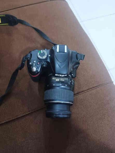 سلام عليكم
كامره نيكون 3200 للبيع 
ملحقاتها 
 عدسه 18-55 
شاحنه 
بطاريه
حزام كتف
جنطه
نضافه ١٠٠ ٪
السعر 200 الف وبيها مجال بسيط
العنوان  المقداديه للتواصل خاص او الاتصال  ***********
