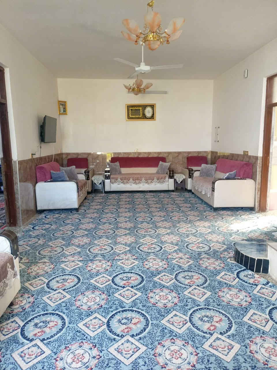 بيت للبيع مساحة 230 طابو زراعي سند 25غرفتين نوم وحولي كبير واستقبال ومطبخ الموقع الراشدية شارع المراسمة عبور المشروع على الشارع العام للأستفسار الاتصال على الرقم ***********
