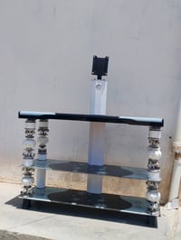 ميز شاشه جديد سعر خاص او اتصل  07775483195