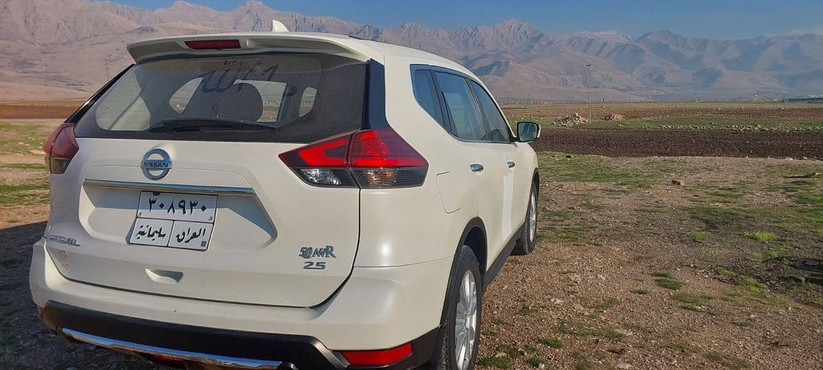 نیسان ئێکستراڵ مۆدیل 2018 بەناوی خۆمەوەیە تا2030 هەزەنوێیە بەخۆمەوە دودەستی ناسیوە شمارەی باریکە بۆیاخ سێ بارجەی بۆیاخە نرخ 180 مەعمەلە شمارە ***********
