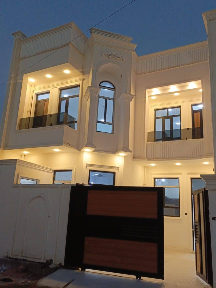 🏡 دار حديثة للبيع في الرمادي – شارع 40 خلف عمارة القند

✨ بناء حديث (صفر) غير مسكون

📍 الموقع: الرمادي – شارع 40 خلف عمارة القند
📐 المساحة الكلية: 150 متر مربع
📏 الواجهة: 8 متر
📏 النزال: 18 متر
🛣️ عرض الشارع: 10 متر

📑 جنس العقار: طابو زراعي سند 25 فسفوري – تنازل مباشر.

🏠 مواصفات الدار:

🔹 الطابق الأول:
• استقبال
• صالة
• مطبخ
• غرفة نوم
• مجموعة صحيات داخلية وخارجية
• كراج سيارة

🔹 الطابق الثاني:
• 3 غرف نوم
• صالة
• مجموعة صحيات
• بلكونتان

💡 كافة الخدمات متوفرة:
✔️ ماء
✔️ كهرباء
✔️ تبليط
✔️ منطقة سكنية متكاملة

💰 السعر: 165 مليون دينار عراقي
📌 قابل للتفاوض البسيط.
للتواصل زيارة مكتبنا مكتب النورس مجاور مرطبات ادريم أو الاتصال بنا 
***********
