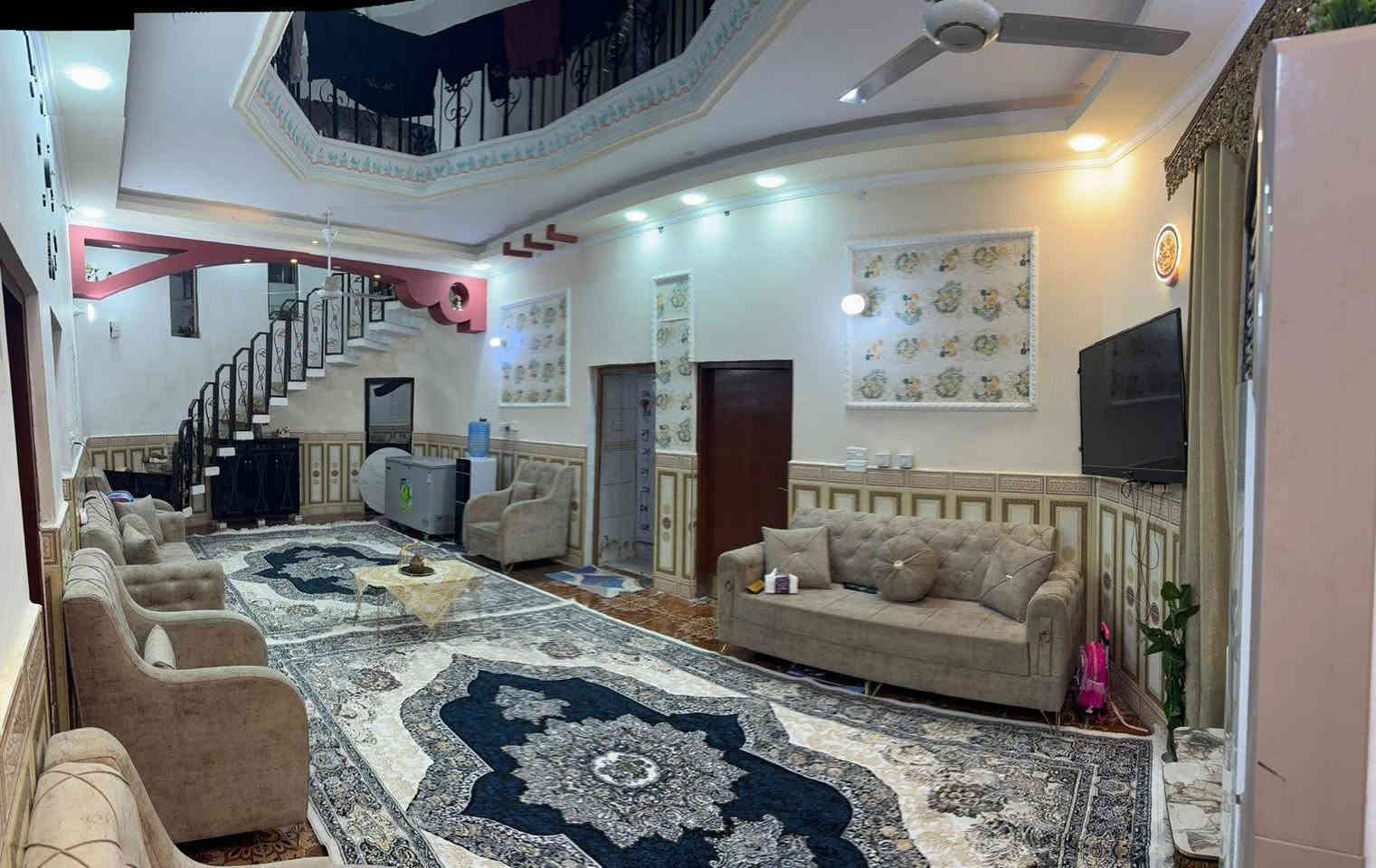 #اللهم صل على محمد وآل محمد 

 #دار سكن حي الحكم شارع 20 قريب لسايدين حي الحكم 

#المساحة 250 متر طابقين 

#تفاصيل الدار 
الطابق الاول 
غرفتين وصالة كبيرة وبراني كبيرة ومطبخ وصحيات داخلية وخارجية وكراج وحديقة 
الطابق الثاني 3 غرف وصالة وصحيات 

السعر 255 مليون مع المجال 
_______________________________
لشراء ومعرفة السعر يراجع مكتب الناجح للعقارات الكائن في السماوة 
حي الحكم قرب مرطبات فستقه أو مراسلتنا ع الخاص او الاتصال ع الرقم التالي 
*********** بي واتساب 
*********** بي واتساب
 علمأ دوام مكتبنا من 9 صباحأ  ولغاية 10 ليلأ  
مصطفى للعقارات
