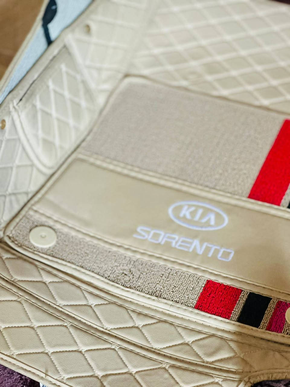 تخم ارضيات سورنتو يرهم من 2016 إلى 2020 اصلي ونظافه 95% السعر خاص مكاني بابل سده الهنديه *********** واتساب
